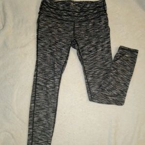 Women's activewear leggings